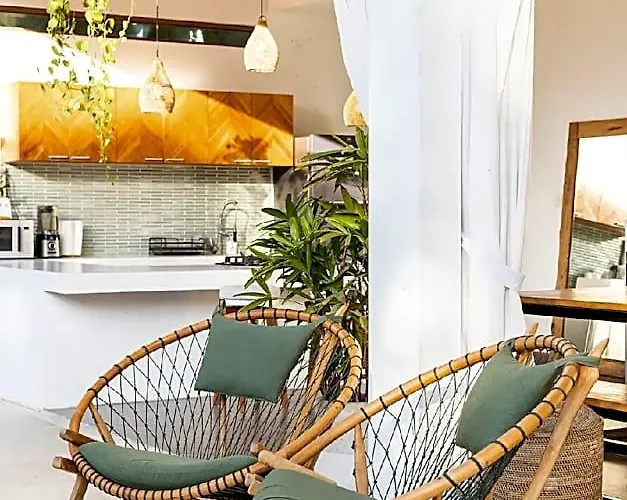 Middle House Bali Hotel 4*