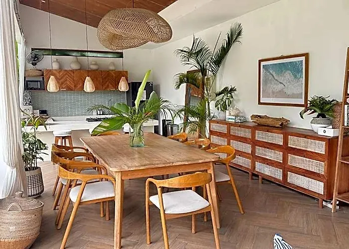 Middle House Bali 4*