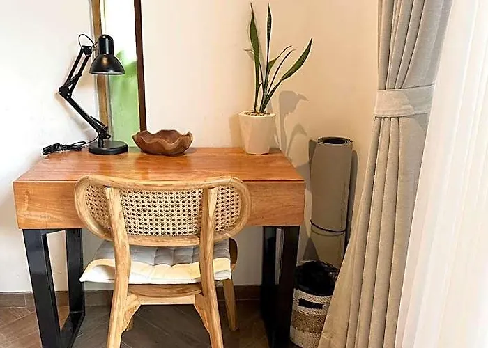 Middle House Bali 4*